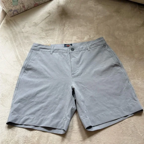 [NWT] Faherty Men's All Day Shorts - Ice Grey - Size 32, 7”